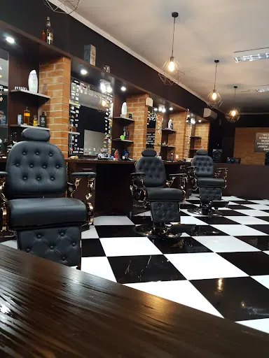 Chmielevsky Barbershop Męskie strzyżenie Barber Fryzjer